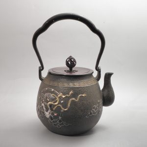 Iron Kettle C - 蝋型鉄瓶 風神雷神